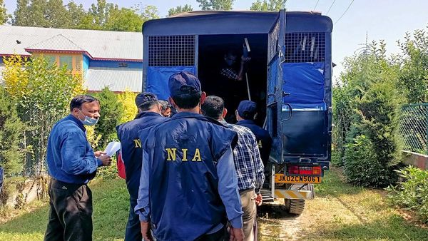 UP news: घर में आतंकी हमले की चल रही थी तैयारी, NIA ने संपत्ति को किया जब्त, अल-कायदा से जुड़ा है तार