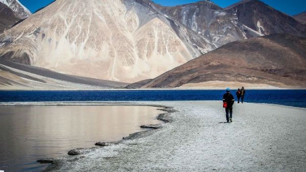 भारत सरकार ने लद्दाख में पैंगोंग झील के करीब दो और जगहों को पर्यटकों के लिए खोला