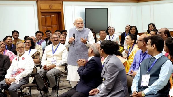 Teachers Day: PM मोदी ने 75 राष्ट्रीय शिक्षक पुरस्कार विजेताओं से की बात, राष्ट्रपति मुर्मू कल देंगी अवॉर्ड