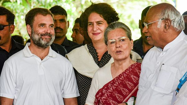 CWC Meeting: कांग्रेस कार्यसमिति का फोकस राहुल गांधी पर ही