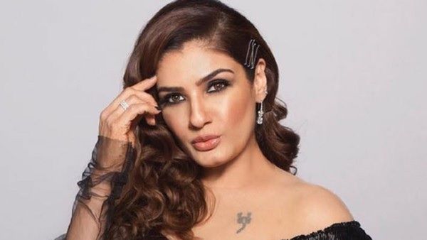 जब इस एक्टर ने गलती से रवीना टंडन को कर लिया था Lip Kiss, एक्ट्रेस को हुई थी उल्टी, बोलीं- मैंने ब्रश किया