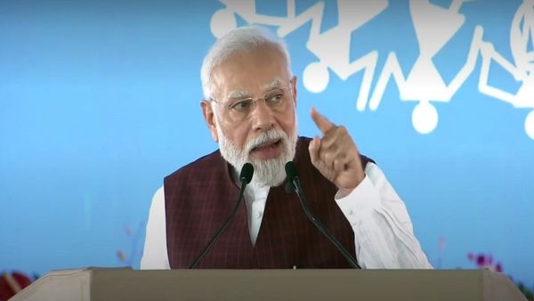 PM Narendra Modi के नए पेंतरे से विपक्षी चित गठबंधन I.N.D.I A. को दिया नया नाम INDI Alliance