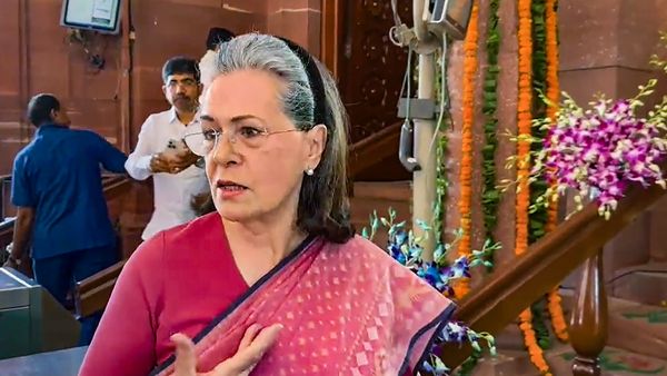 'ये राजीव जी का सपना था...', सोनिया गांधी ने फिर लिया महिला आरक्षण बिल का क्रेडिट
