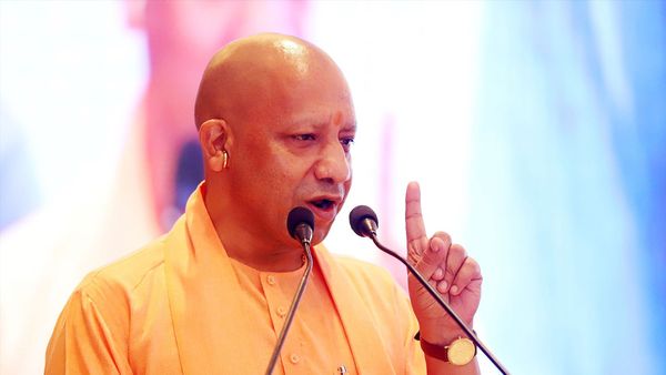 यूपी सरकार हर जिले में खोलेगी आवासीय संस्कृत विद्यालय, मिलेंगी कॉन्वेंट जैसी सुविधाएं