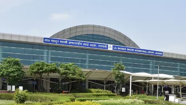 UP: वाराणसी एयरपोर्ट को बम से उड़ाने की धमकी, युवक ने फोन कर कहा 'पूरा नक्शा बदल दूंगा’