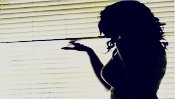 Bhopal News: रेलवे चीफ कंट्रोलर को हनी ट्रैप में फंसा कर वसूले 5.5 लाख रुपए, VIDEO वायरल करने की दी धमकी