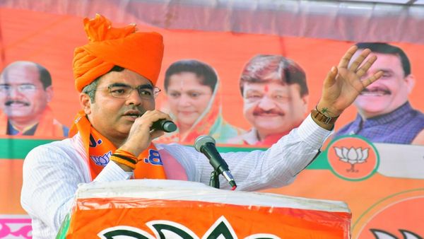 सनातन को गाली देने वालों को वोट की ताकत से सबक सिखाएं: BJP सांसद प्रवेश वर्मा