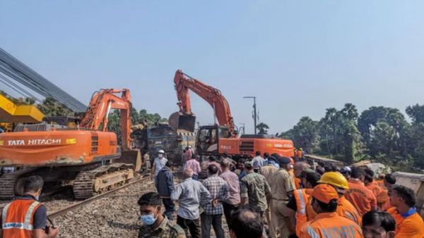 आंध्र प्रदेश: रेलगाड़ियों की टक्कर ओडिशा रेल दुर्घटना की लगभग पुनरावृत्ति