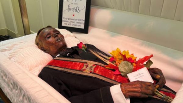 128 साल बाद दफनाया गया चोर का शव, 'ममी' को देखने के लिए उमड़ी भीड़
