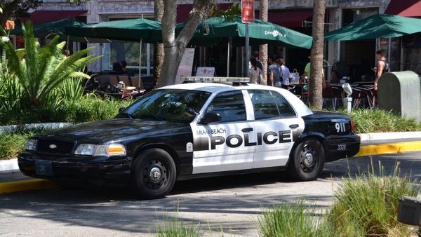 अमेरिका: भारतीय मूल के दंपति और दो बच्चों का शव घर में मिला, हत्या के एंगल से हो रही जांच