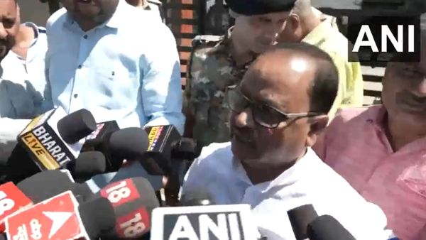 Bihar: 'तुमलोग हमारे बाप नहीं हो कि मना करोगे', अस्पताल में पिस्टल लहराने पर पत्रकारों के सवाल पर बोले JDU MLA