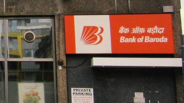बैंक ऑफ बड़ौदा के ग्राहकों को बड़ा झटका, RBI ने 'BoB वर्ल्ड' के खिलाफ लिया एक्शन