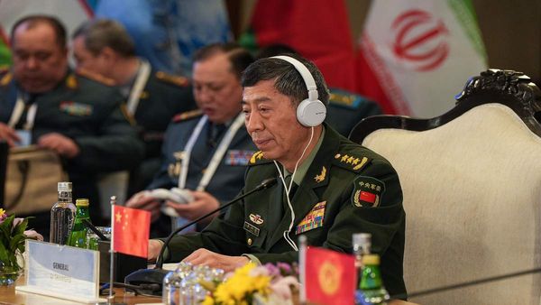 रक्षा मंत्री ली शांगफू को चीन ने किया बर्खास्त, 2 महीने से थे लापता