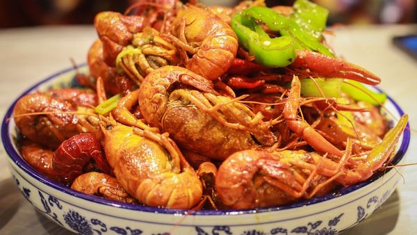 Chinese Food Habits: कोरोना वायरस के बाद भी चीन के लोग खा रहे जानवरों को