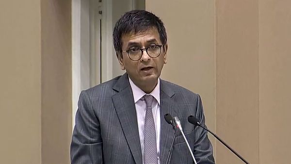 'अगर न्यायाधीश बनना चाहते हैं तो तकनीक का ज्ञान सीखना होगा', CJI ने HC के जजों को हाइब्रिड सुनवाई पर दी नसीहत