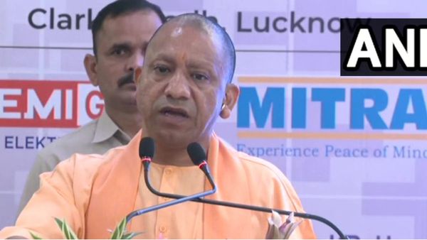 सीएम योगी बोले- लखनऊ KGMU की ओपीडी में जितने मरीजों का ट्रीटमेंट होता है उतनी तो छोटे देश की आबादी होगी