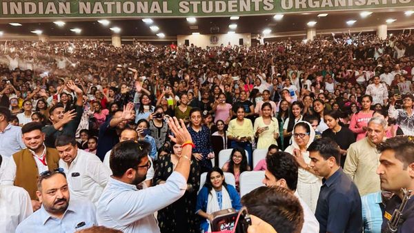 छात्रसंघ चुनाव के लिए Digvijay Chautala ने शुरू किए यूनिवर्सिटी और कॉलेजों के दौरे, कही ये खास बात