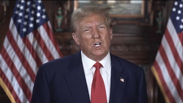 डोनाल्ड ट्रंप ने खुद की तुलना नेल्सन मंडेला से की, बोले- देश के लिए जेल भी जाने को तैयार हूं