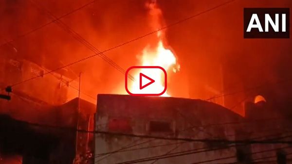 हैदराबाद के ब्वॉयज हॉस्टल में आग, 15-20 लोगों का रेस्क्यू, देखें Video