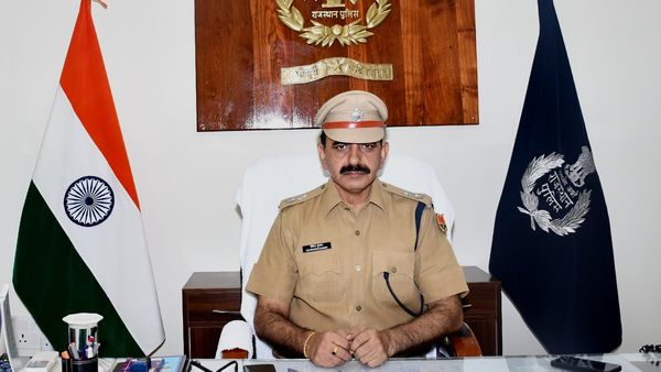 Devendra Kumar Bishnoi IPS: पहले BSF में रहकर की देश की रक्षा, अब झुंझुनूं SP बनकर इस चुनौती से निपटेंगे