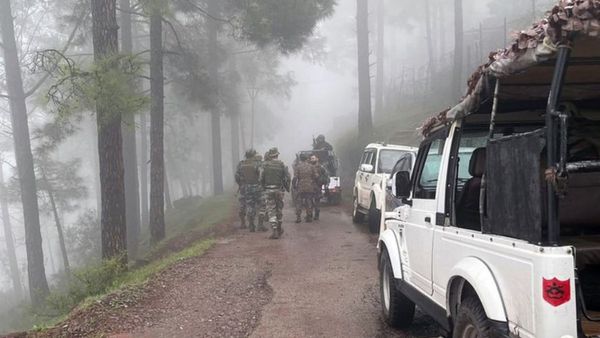 जम्मू कश्मीर के शोपियां में दो आतंकी मुठभेड़ में ढेर