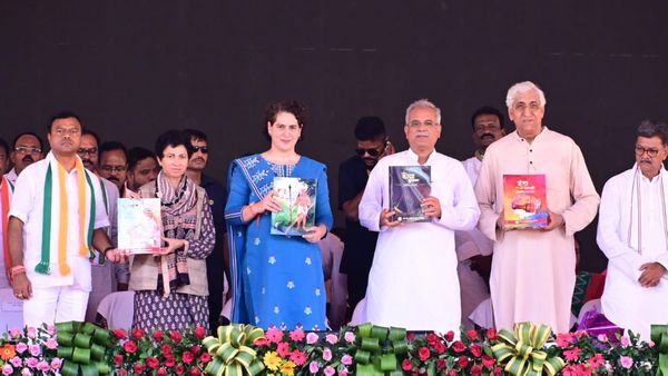 CG: पंचायती राज महासम्मेलन में शामिल हुई प्रियंका गांधी, कांकेर को मिली  866 करोड़ के विकास कार्यों की सौगात