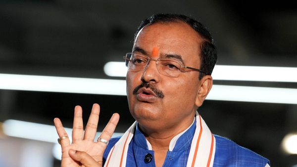 UP: 'महिला सशक्तिकरण की दिशा में देश आगे बढ़ चुका है', अब्दुल बारी सिद्दीकी पर बरसे केशव प्रसाद मौर्य