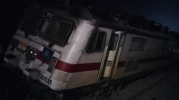 Bihar News: रघुनाथपुर में दूसरी बार बेपटरी हुआ रेल इंजन, ट्रायल रन के दौरान 4 चक्के पटरी से उतरे