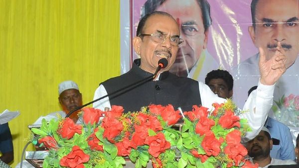 Telangana: 120 बेरोजगार अल्पसंख्यकों मिली कैब, गृह मंत्री बोले- BRS व्यापक एजेंडे काम कर रही