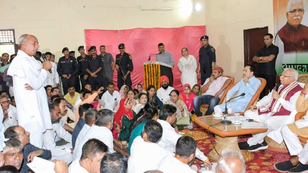 पंचकूला-अंबाला में सीएम मनोहर लाल खट्टर ने लगा खुला दरबार, सुनी लोगों की समस्याएं