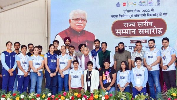 एशियन गेम्स में मेडलिस्ट खिलाड़ियों का सीएम खट्टर ने किया 'सम्मान', दिए 81 करोड़ और...