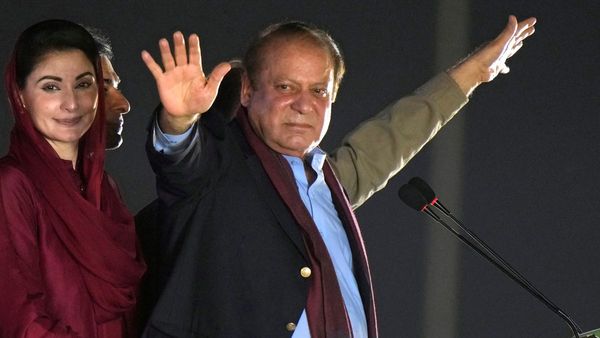 Nawaz Sharif News: नवाज़ शरीफ की सजा को किया गया सस्पेंड, पाकिस्तान में चौथी बार PM बनने का रास्ता साफ!