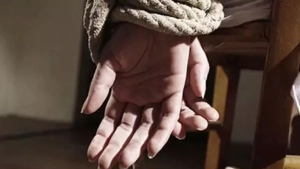 Kushinagar News: पडरौना में सक्रिय है गांजा तस्करी का गिरोह, तस्कर ने किया बड़ा खुलासा