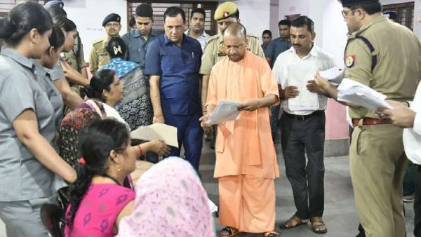 अवैध कब्जा करने व कमजोरों को उजाड़ने वाले बख्शे नहीं जाएंगे- योगी आदित्यनाथ