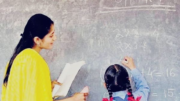 Teachers' Shortage: जब मास्टर जी ही नहीं होंगे, तो बच्चे शिक्षित कैसे होंगे?