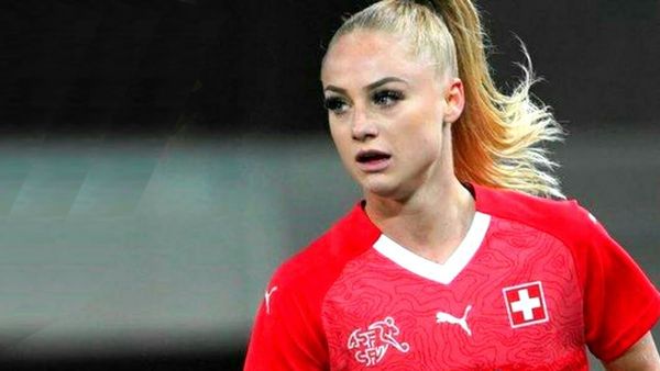 Alisha Lehmann: स्विस फुटबॉलर अलीशा लीमैन को किसने दिया “इंडीसेंट प्रोपोजल”?