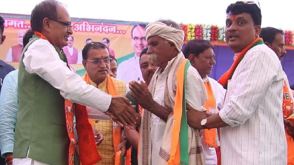 CM Shivraj का अलीराजपुर दौरा, जनता से बोले- मैं जो कहता हूं, वो मैं करता हूं