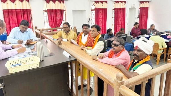 CG News: पूर्व मंत्री केदार कश्यप ने नारायणपुर से चौथी बार दाखिल किया नामांकन, केंद्रीय मंत्री भी रहे मौजूद
