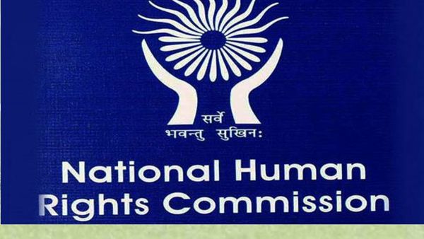 NHRC ने सुंदरगढ़ में नग्न मां-बेटी को सड़क पर घूमने वाली घटना पर मांगी रिपोर्ट, पूछा क्‍या की कार्रवाई