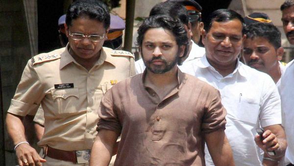 Maharashtra: केंद्रीय मंत्री नारायण राणे के बेटे और पूर्व सांसद नीलेश राणे का राजनीति से संन्यास, बताई यह वजह?