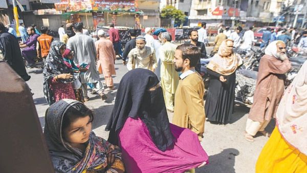 पाकिस्तानी भिखमंगों से परेशान हुआ सऊदी अरब, मुल्तान-सऊदी फ्लाइट से 16 भिखारियों को उतारा