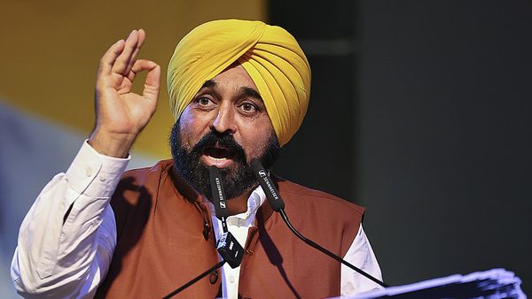 AAP सरकार में पंजाब पर चढ़े कर्ज का सीएम भगवंत मान ने राज्‍यपाल को दिया पूरा हिसाब, साथ में की ये डिमांड