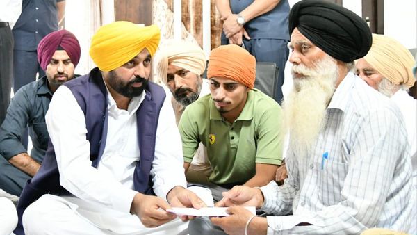 अग्निवीर अमृतपाल के परिवार को सीएम मान ने सौंपा 1 करोड़ का चेक, नौकरी के साथ किए कई बड़े ऐलान