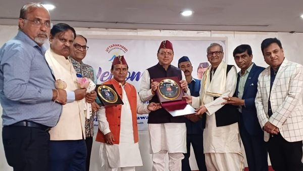 UAE में भारतीय प्रवासियों ने पुष्कर सिंह धामी का किया भव्य स्वागत, CM ने की ये खास अपील