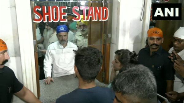WATCH: राहुल गांधी ने अमृतसर दौरे के दूसरे दिन स्‍वर्ण मंदिर में की सेवा