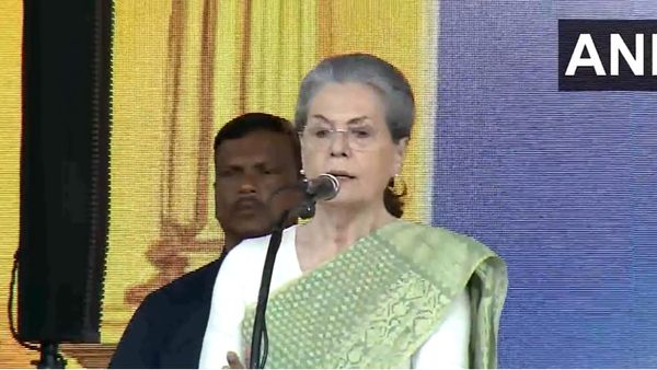 'तब तक लड़ते रहेंगे जब तक हमें मिल नहीं जाता', DMK महिला अधिकार सम्मेलन में महिला आरक्षण पर बोलीं सोनिया गांधी