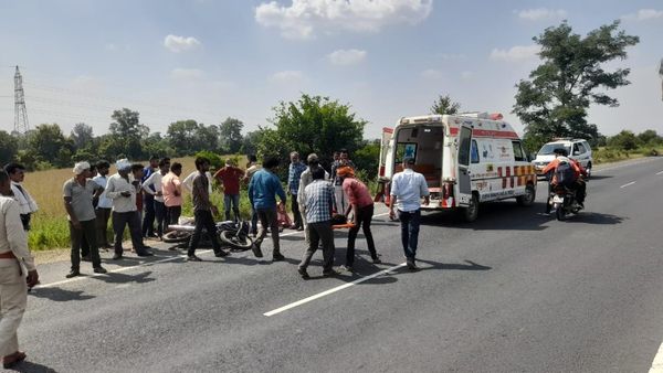 Sagar Accident News: सागर के बरकोटी तिराहे में भयानक एक्सीडेंट, दो बाइकों की भिड़ंत में पिता की हुई मौत