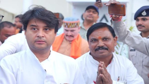 कांग्रेसियों का काम है कि हर चीज को पकड़-पकड़ कर फाड़े, लेकिन मेरी सोच सकारात्मक: ज्योतिरादित्य सिंधिया