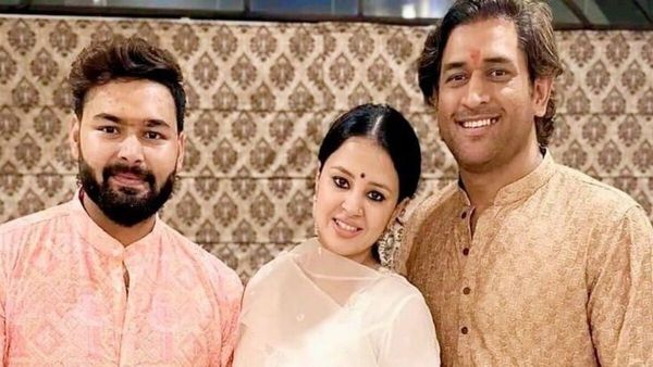 'माही सब ठीक कर देगा...', दिवाली की फोटो में धोनी और पंत को साथ देखकर लोगों ने क्यों कहा ऐसा?