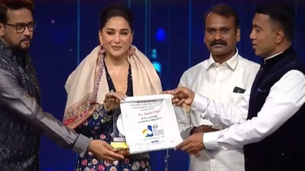 54th IFFI Award: माधुरी दीक्षित 'भारतीय सिनेमा में योगदान के लिए विशेष मान्यता' पुरस्कार से सम्मानित